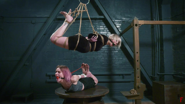 Experimental Bondage Show with Astrid and Vidana