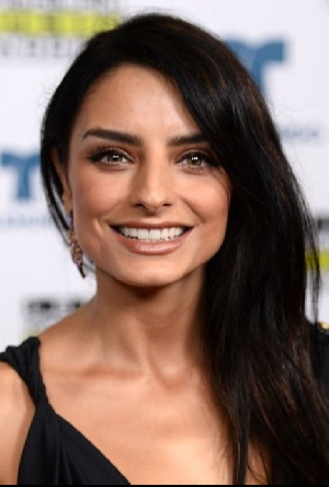 Aislinn Derbez