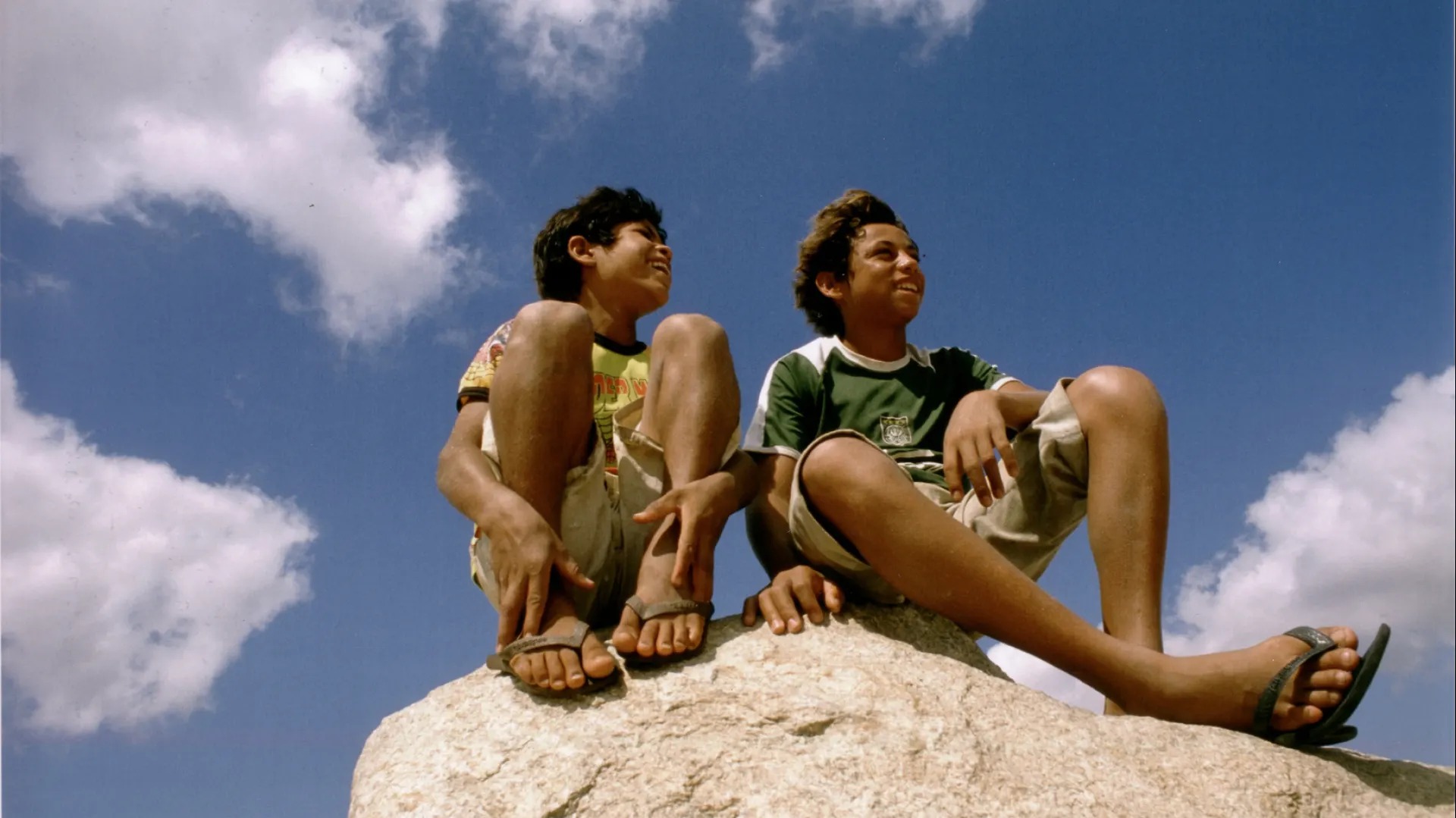 Background image for Puisque nous sommes nés