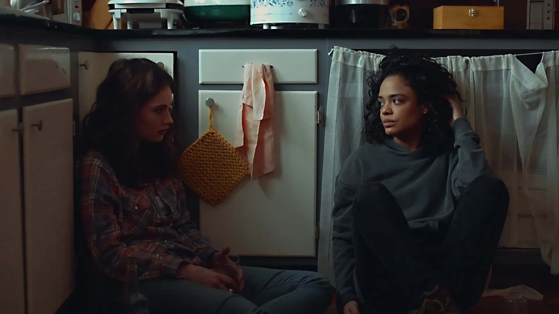 Background image for Crossing the Line (aka Little Woods)