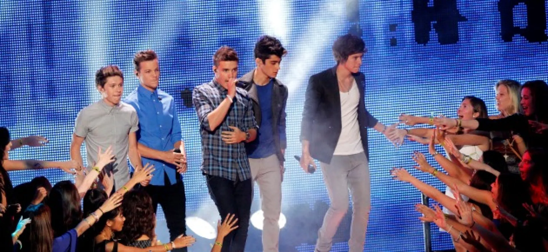 One Direction: Reaching for the Stars 1