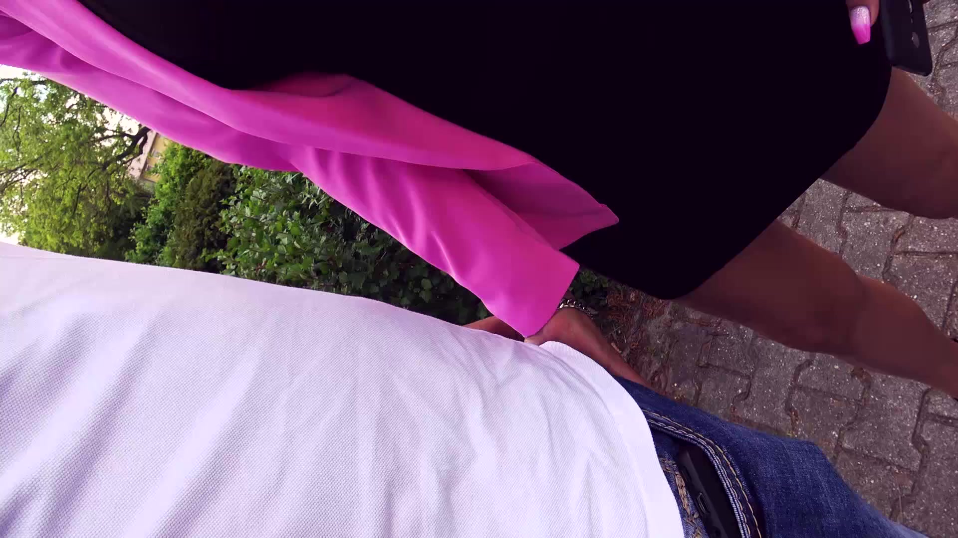 Die nimmersatte Lana l�sst Andys Schwanz verschwinden